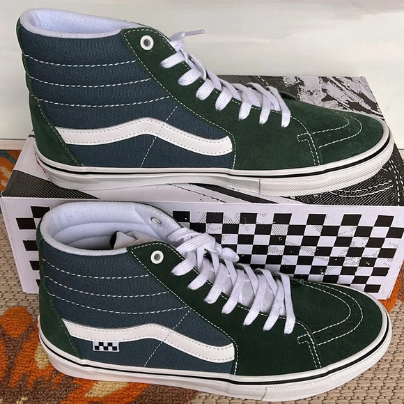 Vans WMNS Skate Sk8-Hi
Mountain View
VN0A5FCCBD6
Sneakers - Picture 3 of 16